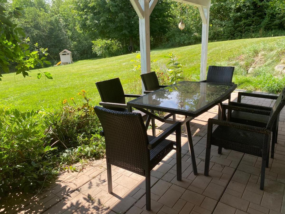 The Glen Huron Inn Duntroon Экстерьер фото
