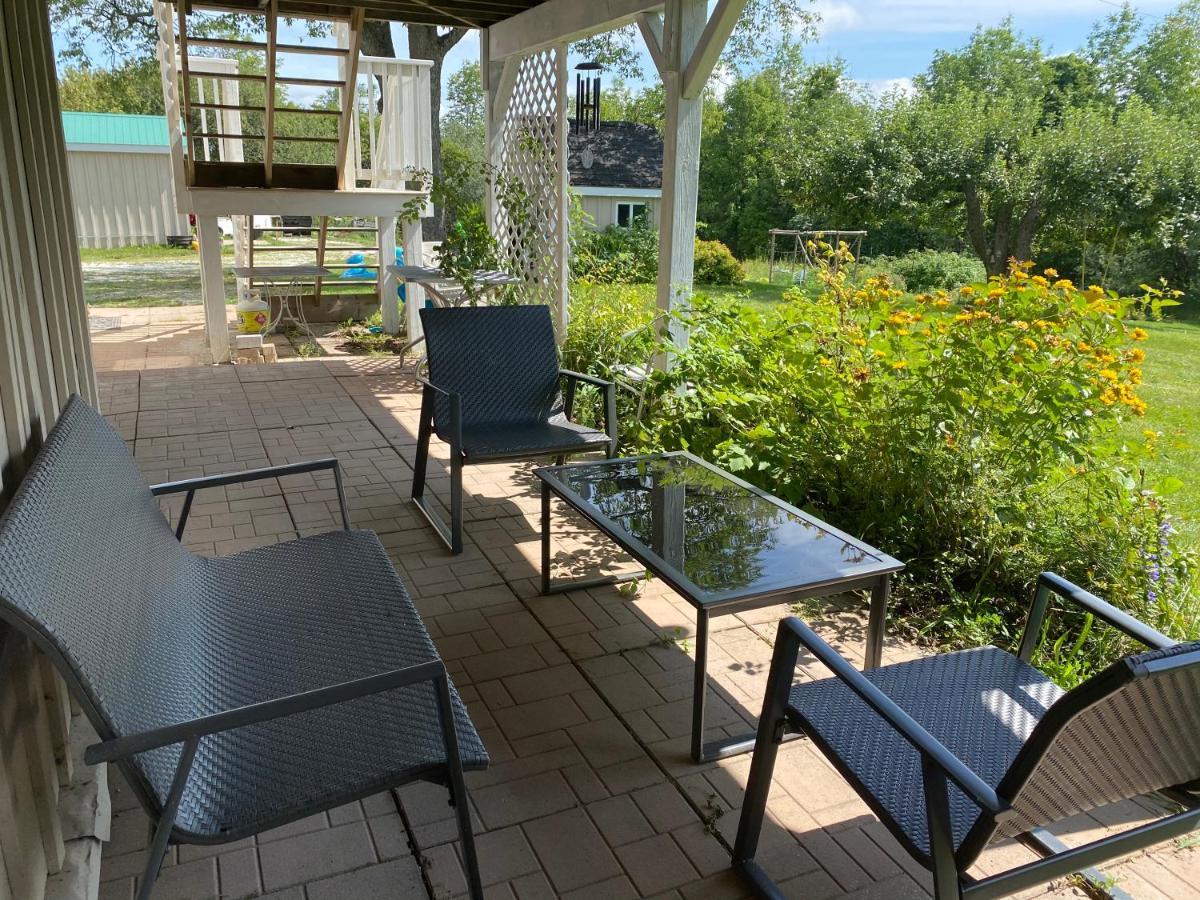 The Glen Huron Inn Duntroon Экстерьер фото