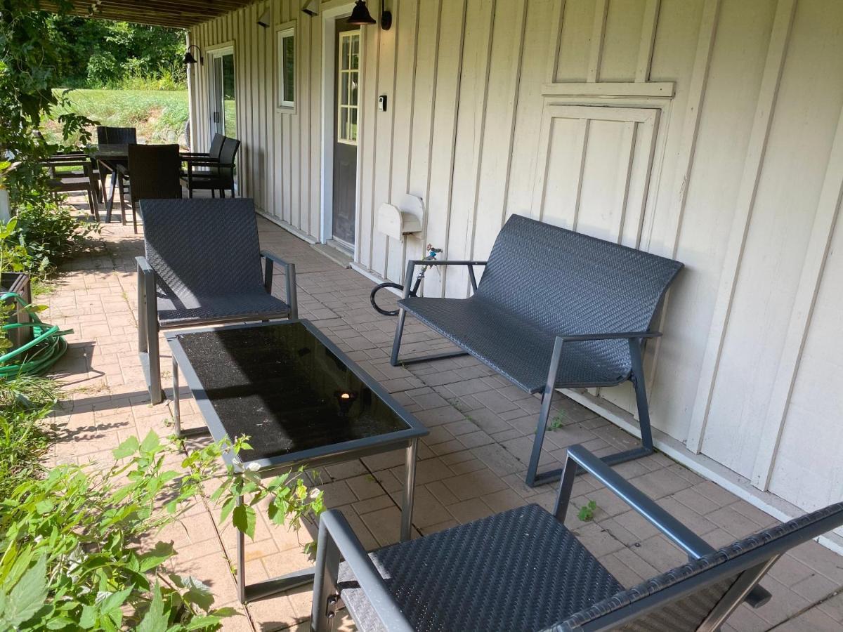 The Glen Huron Inn Duntroon Экстерьер фото