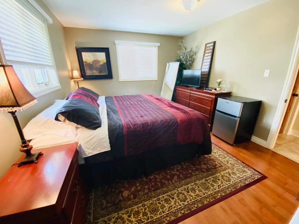 The Glen Huron Inn Duntroon Экстерьер фото