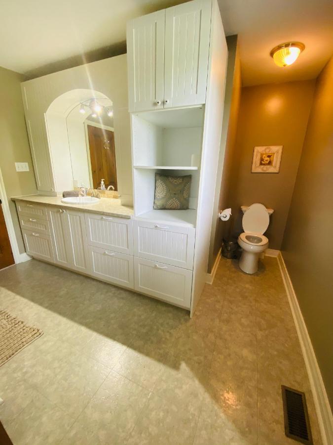 The Glen Huron Inn Duntroon Экстерьер фото