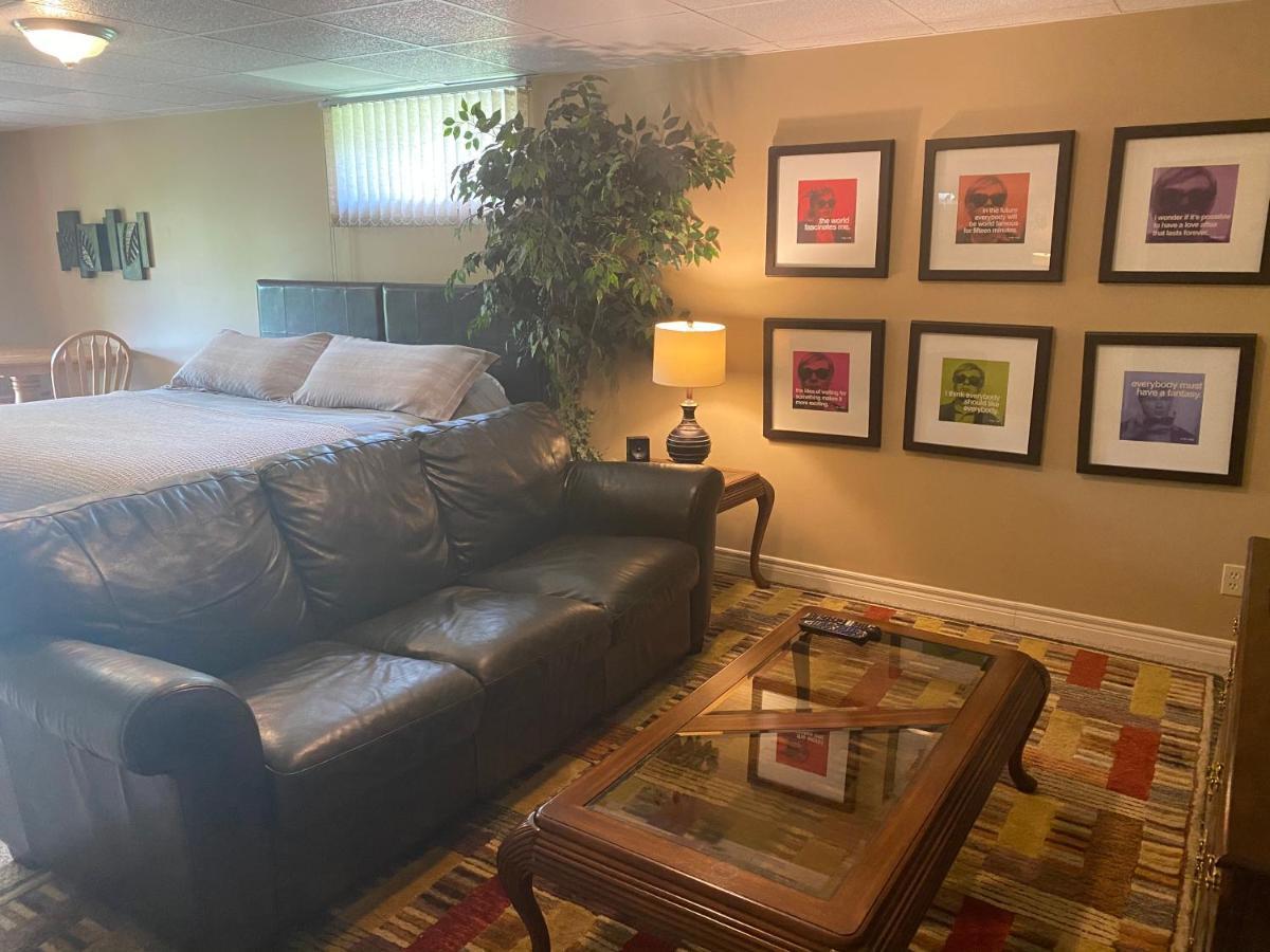 The Glen Huron Inn Duntroon Экстерьер фото