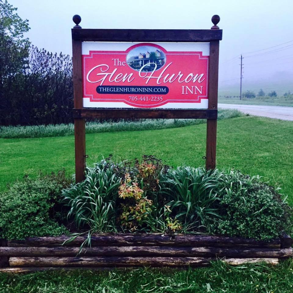 The Glen Huron Inn Duntroon Экстерьер фото